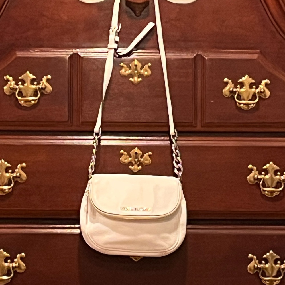 Elegant White Crossbody Bag